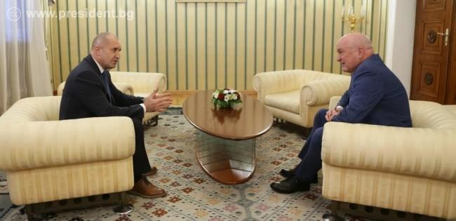 Държавният глава Румен Радев ще приеме кандидата за служебен министър-председател в президентската институция, за да му възложи да предложи състав на служебно...