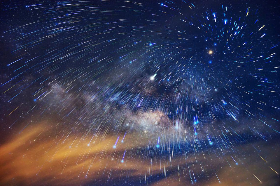 Предстои невероятен небесен спектакъл – максимумът на метеорния поток Персеиди. Той ще настъпи в нощта на 12 срещу 13 август, в часовете около полунощ...