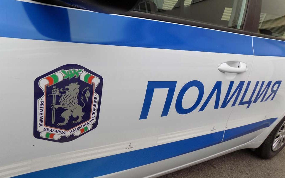 На първи юни в 19,13 часа в полицията в Нова Загора е получен сигнал за пътно произшествие, станало на път ІІ-66, на изхода от Нова Загора в посока село...