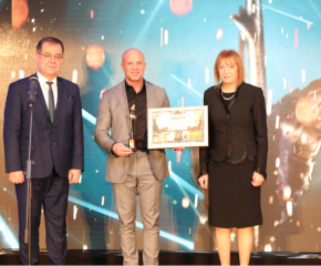 Енчо Керязов получи наградата на ямболския Безистен, победител в категория „Туристическа атракция/обект“ на шестите Годишни награди в туризма - 2021
