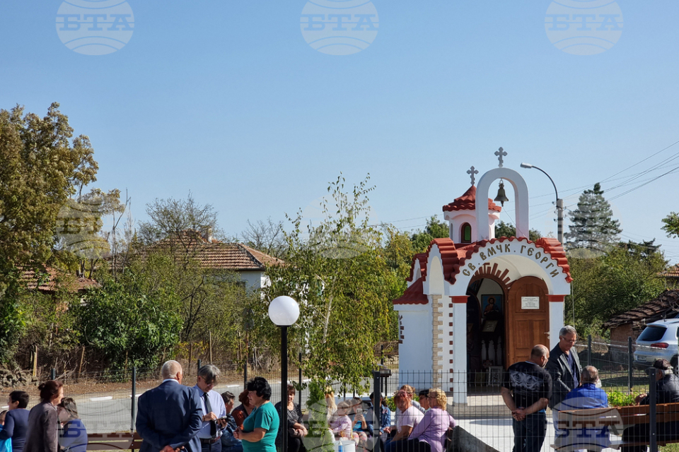 Първото издание на фестивала „С песни в Първенец край Еркесията” събира днес в стралджанското село Първенец любители и пазители на фолклора от различни...