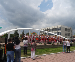 Фолклорният събор „Мараш пее“ събра в Стралджа над 200 танцьори от цялата страна