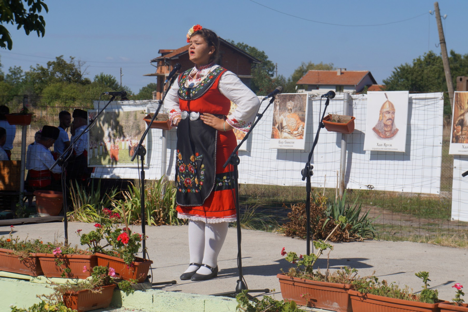 Над 30 групи и индивидуални изпълнители участваха във фолклорния празник „Всички българи заедно“, който се проведе на 6 септември в с. Победа.
Близо 4...