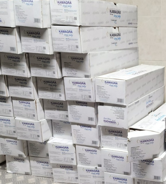 

Контрабандни 13 650 опаковки сексуален стимулант и 9800 къса цигари откриха митническите служители на Митнически пункт Лесово в лек автомобил...
