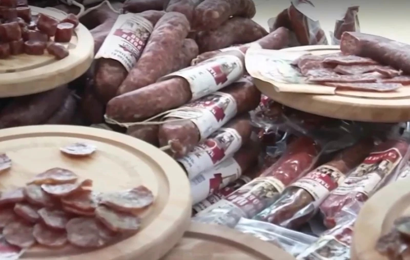 Горнооряховският суджук, първият български хранителен продукт, получил защитено географско указание в Европейския съюз, отбелязва своето 18-годишно "пълнолетие“...