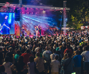 Хиляди пяха с Миро в Ямбол на празничен концерт