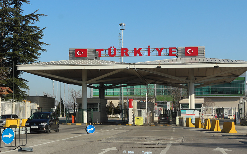 Нови изисквания на турските власти за влизане и пътуване в страната предизвикаха стотици споделяния в социалните мрежи. Те се появиха първо в групите за...