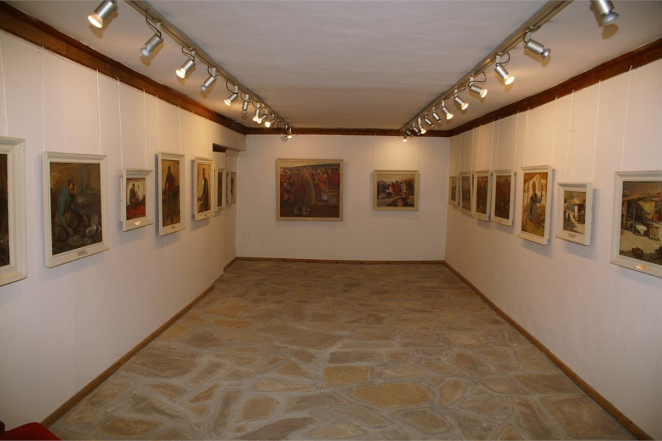 Изложба с икони на сливенската художествена галерия "Димитър Добрович" е подредена в къща "Миркович" в града по повод великденските празници, съобщиха...