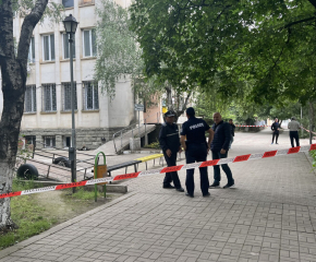 Изстрели и въоръжен грабеж в сградата на кметството в Шивачево