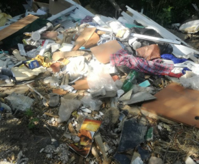 Извадиха огромно количество боклук от участък на река Струма