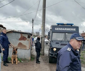 Иззети музикални уредби и установени нарушения при полицейска операция в сливенско