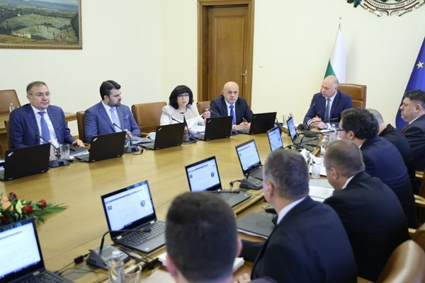 Министерският съвет ще разгледа проект на Споразумение между правителствата на България и Италия за сътрудничество в областта на отбраната относно съвместното...