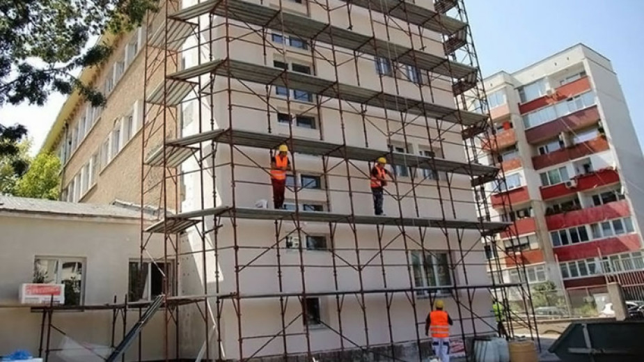 Средствата по Плана за възстановяване и устойчивост (ПВУ) за енергийно обновяване на жилища са спасени, обяви регионалният министър Иван Иванов. "Благодарение...