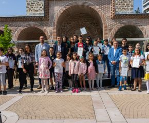 Кметовете на Ямбол и Сливен заедно наградиха млади художници (СНИМКИ+ВИДЕО)