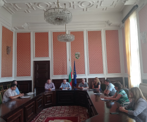 Кметът Стефан Радев обсъди предизвикателствата за хората с увреждания с представители на съюзните организации в Сливен