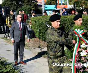 Кметът Стефан Радев поздравява военнослужещите в община Сливен с празника 6 май! 