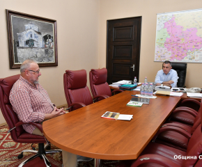 Кметът Стефан Радев проведе среща с Кин Стоянов по повод 100 години от рождението на големия Радой Ралин