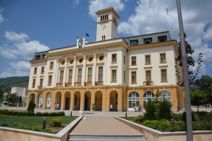 Коалиция ГЕРБ - СДС печели изборите в Сливен с 33.01% или 15 518 гласа при 100% обработени протоколи от СИК. На второ място е ПП с 19.76% или 9 286 гласа....