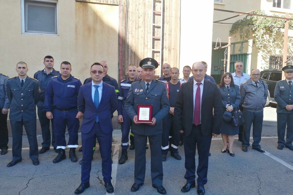 Комисар Владимир Демирев се оттегля от поста директор на Регионална дирекция „Пожарна безопасност и защита на населението” след навършване на пределната...