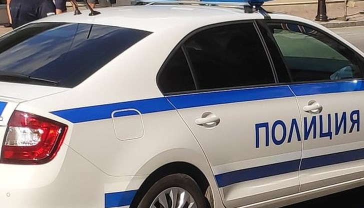 Криминалисти на РУ-Сливен работят по три кражби, заявени на 27 февруари.
От незаключен имот в село Тополчане е открадната парична сума. По данни на заявителя-...