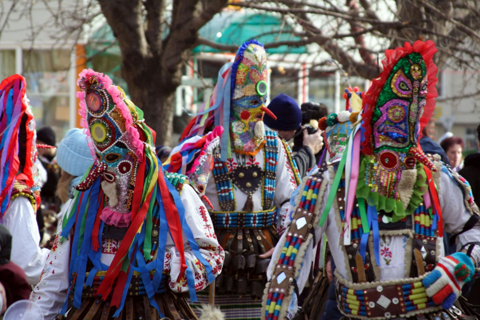 Поради зачестилите въпроси от граждани, организаторите на Международния маскараден фестивал „Кукерландия“ обявяват, че двадесет и първото издание на фестивала...