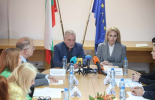 КЗП, КЗК и КРС ще контролират и цените на мобилните услуги преди еврото