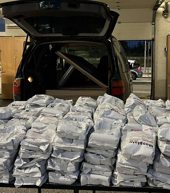 485 кг контрабандни препарати за растителна защита задържаха митническите служители на Митнически пункт Лесово. Недекларираните инсектициди са открити...