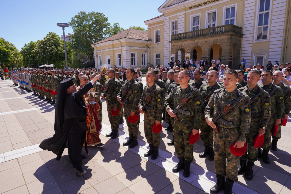Ямбол ще отбележи Деня на храбростта и празник на Българската армия - 6 май, със Света литургия, литийно шествие и военен ритуал.
Празникът ще започне...