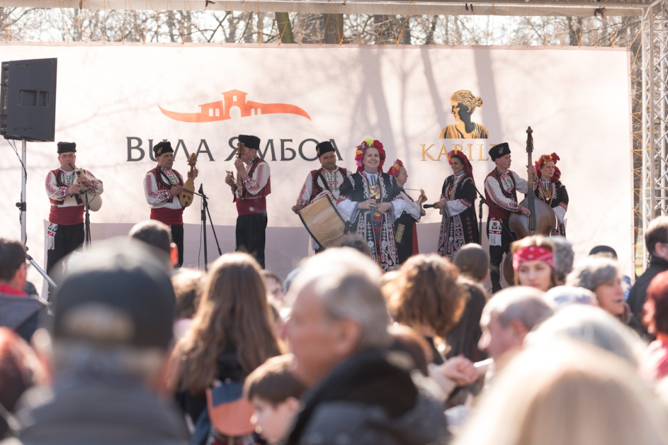 Избата и Община Ямбол ви канят на празник на виното на 22 февруари в Градския парк
Вековните винени традиции на ямболския регион ще бъдат представени...