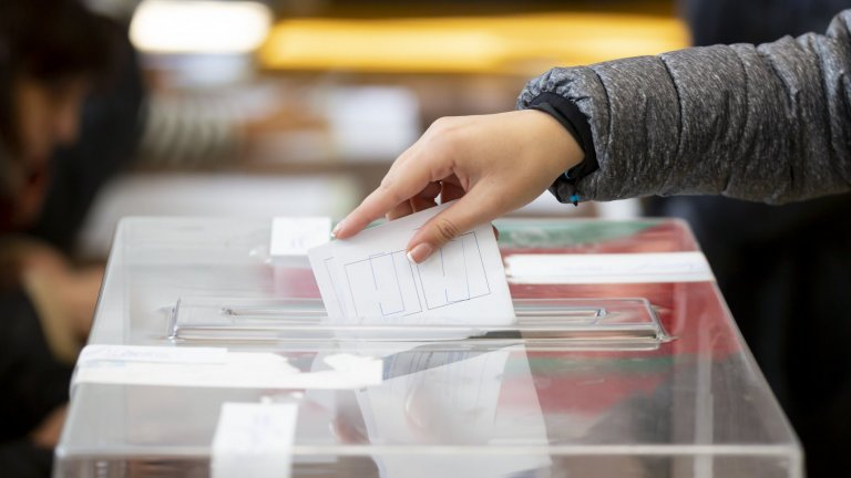 В събота Централната избирателна комисия (ЦИК) ще решава колко секции ще бъдат открити в чужбина за гласуване на изборите на 4-ти април. Подадените заявления...