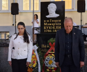 Мамарчевци издигнаха паметник на своя герой капитан Георги Мамарчев