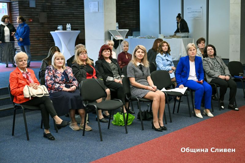 Международният ден на учителя, който се отбелязва на 5 октомври, събра заедно във фоайето на зала „Сливен“ носителките на наградата „Аргира Жечкова“ през...