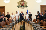 Министрите аплодират петте момчета, помагали на огнеборците край Сунгурларе