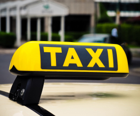 Министърът на транспорта одобри по-високите тарифи на такситата