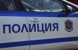 Млада жена заби колата си в дърво и уличен стълб в село Ханово