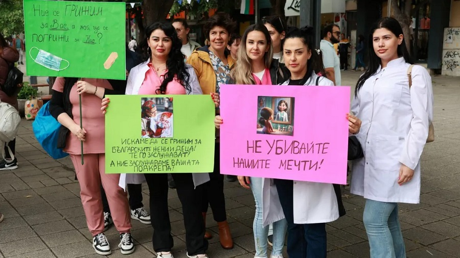 Пореден протест организират младите медици, които от месеци настояват за по-високи заплати. Този път той ще бъде под надслов “Стига лъжи” и ще се проведе...
