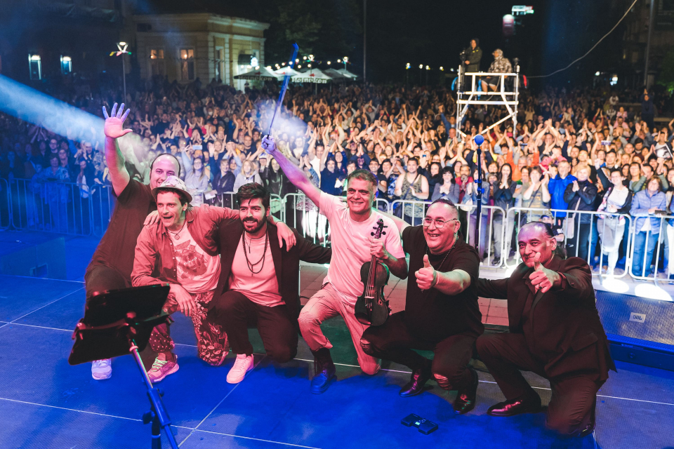 Концерт на световноизвестния цигулар Васко Василев събра хиляди хора от цяла България пред сцената до сградата на Община Ямбол. Един от най-талантливите...
