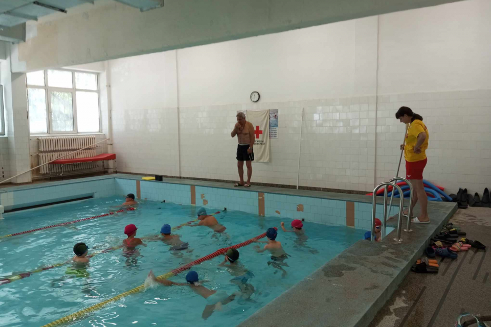 На 25 юни 2024г., Ямболската червенокръстка организация успешно стартира ваканционната програма „Лятно училище по плуване и превенция на водния травматизъм”...