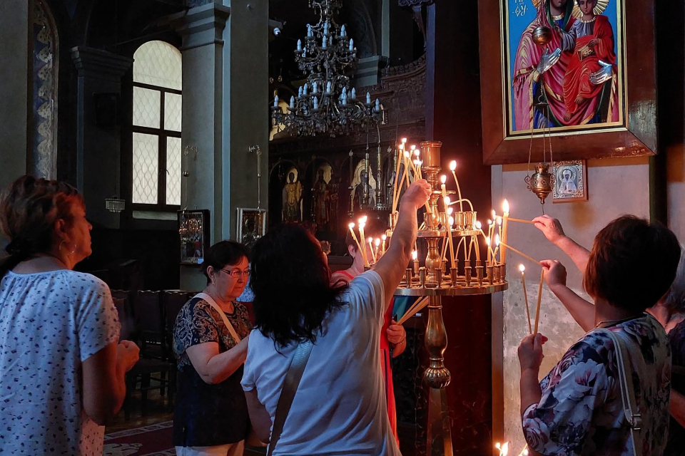 Днес в Ямбол имен ден празнуват 1455 души. Сред тях 879 мъже и 576 жени.
Най-много са празнуващите сред господата с името Красимир-470, Кристиян-203,...