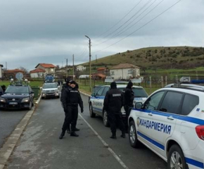 Над 150 служители на МВР издирват стрелеца от хасковското село Сърница