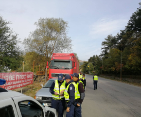 Над 600 автобуси и товарни автомобили проверени при специализирана акция в сливенско 