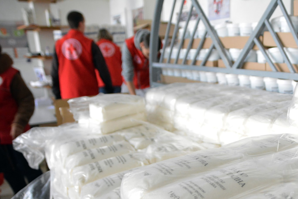 Над 640 000 души ще бъдат подпомогнати с пакети с хранителни продукти и продукти за хигиенни нужди, закупени от Агенцията за социално подпомагане по Програма...