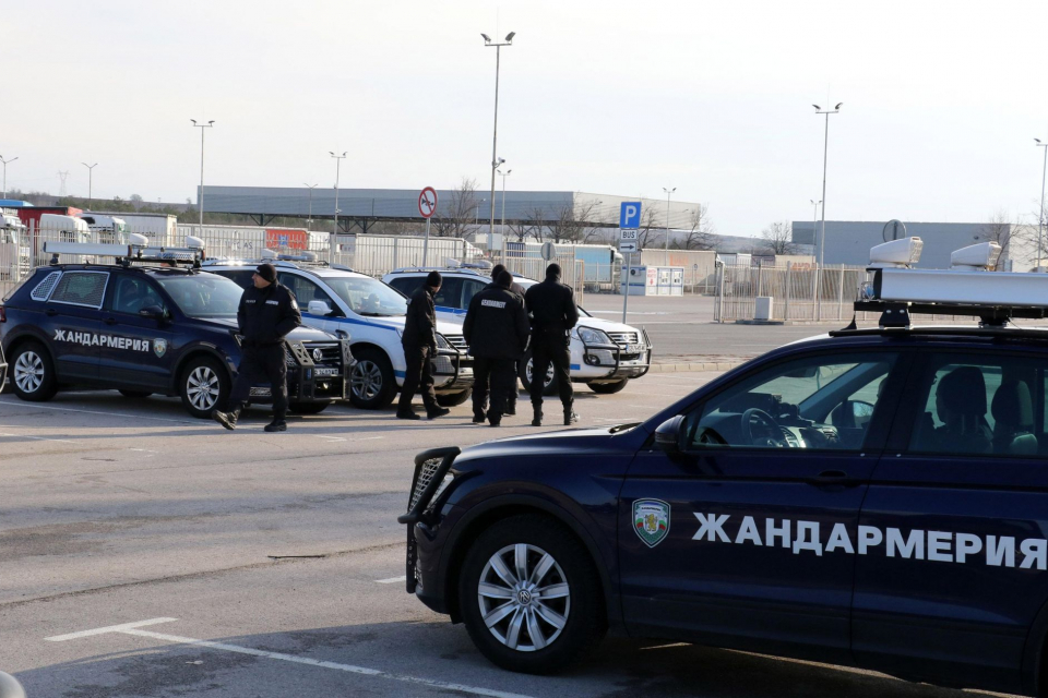 През изминалото денонощие граничните полицаи са предотвратили 253 опита за незаконно преминаване на държавната граница. 213 опита са предотвратени на българо-турската...