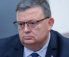 Народното събрание прие оставката на Сотир Цацаров