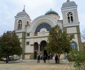 Най-голямата църква в Ямбол е затворена временно за ремонт