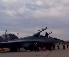 Не е обсъждано изпращане на наши бойни самолети за Украйна