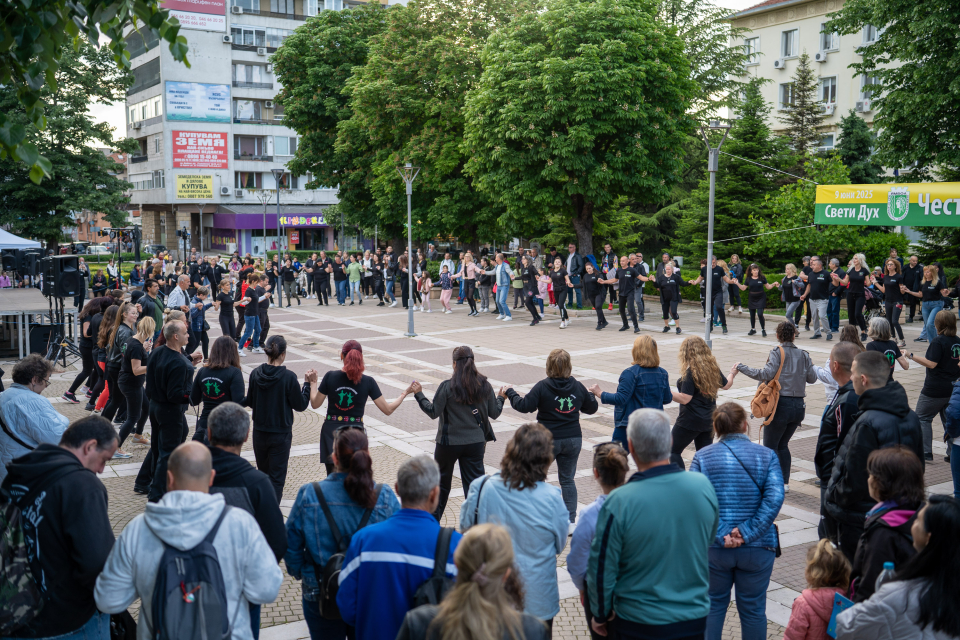 На 17 май Ямбол отново се включи в Европейската нощ на музеите и галериите с вдъхновяваща програма, която съчета история, изкуство, музика и фолклор. Градът...