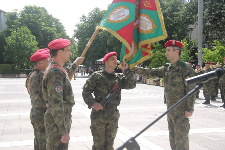 Тържествен ритуал пред Община Ямбол – новоназначени военнослужещи полагат военна клетва утре, 17 януари.
Ритуал по полагане на военна клетва ще се състои...