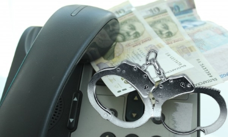 Криминалисти на РУ-Нова Загора са задържали 35-годишен мъж, съпричастен към извършена измама. На 20 април е получен сигнал за осъществена телефонна измама...