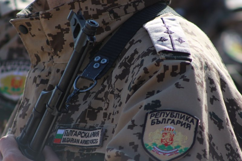 На редовно заседание парламентът се очаква да гласува на първо четене увеличения на заплатите в Българската армия. Според текстовете възнагражденията на...